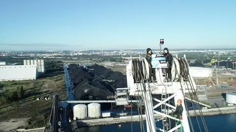 Ekolodzy blokowali dźwigi, zostali oskarżeni o naruszenie miru domowego i narażenie portu na straty