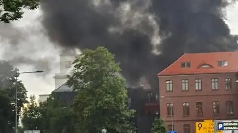 Wielki słup dymu w centrum Chorzowa