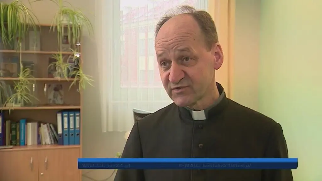 Wypluli i podeptali hostię. "To przestępstwo w wymiarze religijnym i cywilnym" 