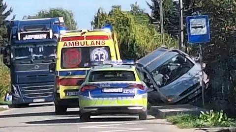 Wjechał w ogrodzenie