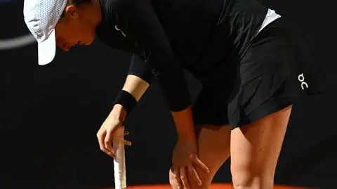 Mordercza walka, później silny ból. Świątek poddała mecz w Rzymie