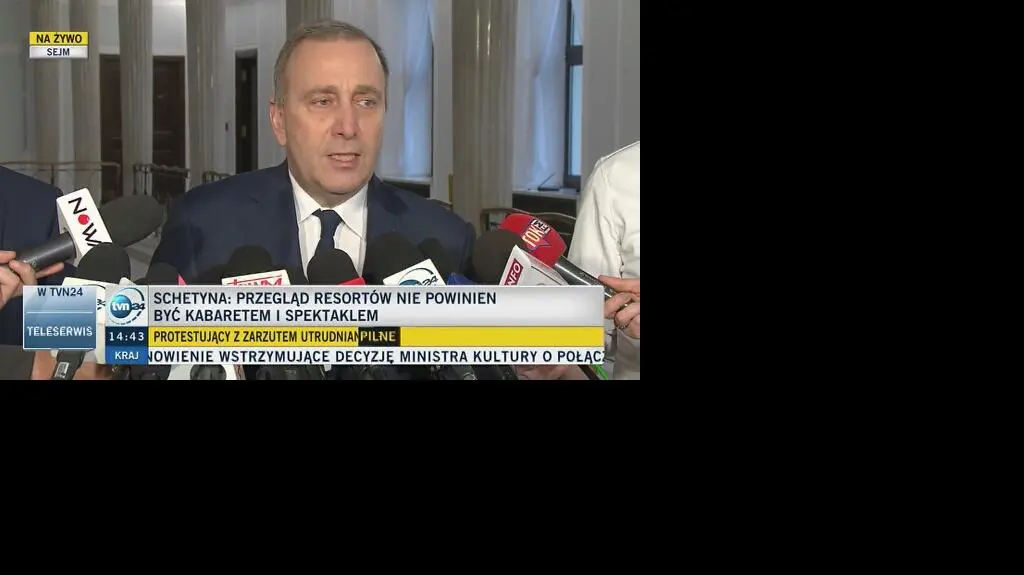 Schetyna: PiS chce przejąć samorządy