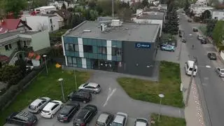 Kacper pojawił się przed drzwiami komisariatu w piżamie i klapkach