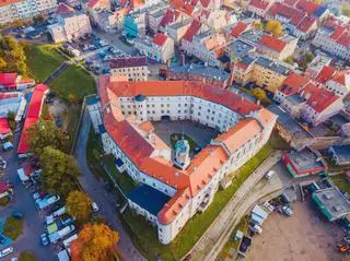 Jawor mieści się w województwie dolnośląskim