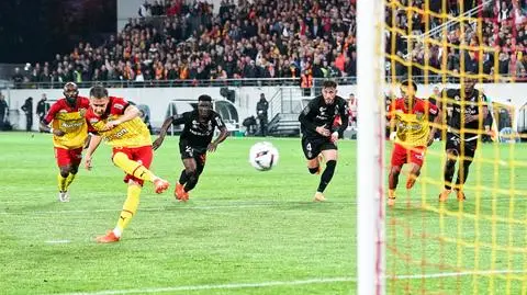Frankowski zaskoczył bramkarza. Ważne zwycięstwo Lens