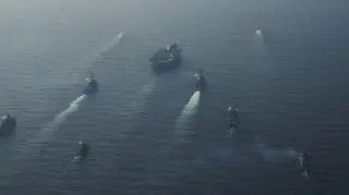 Lotniskowiec USS Carl Vinson wraz z eskortą