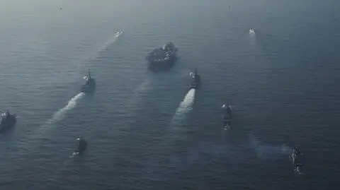 Lotniskowiec USS Carl Vinson wraz z eskortą
