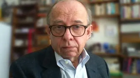 "Niepokoję się, że ta nowa normalność, w istocie stanie się starą nienormalnością"