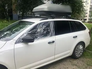 W Łodzi uszkodzono ponad 30 samochodów