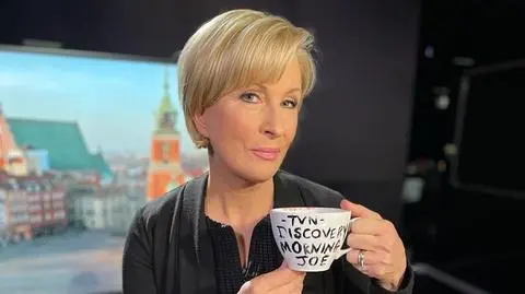 Mika Brzeziński przekazała na aukcję WOŚP kubek z autografem