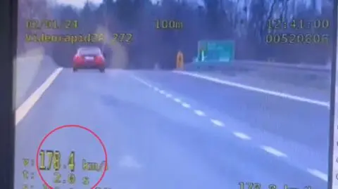 Przekroczył dozwoloną prędkość o 118 kilometrów na godzinę. Nagranie
