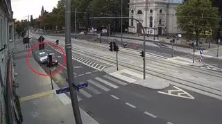 Miał jechać wolno i blokować ruch. Doszło do kolizji