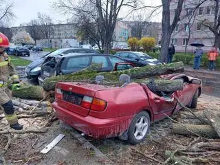 Uszkodzone samochody w Krakowie