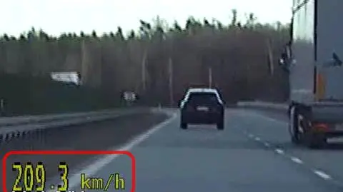 Jechała z prędkością ponad 200 kilometrów na godzinę. Kosztowało ją to dwa tysiące złotych