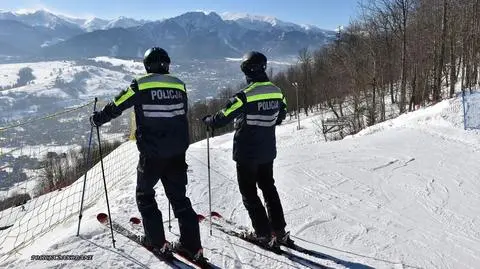 Policjanci na stoku narciarskim