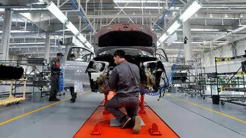 Duży spadek produkcji aut w Polsce. Brakuje półprzewodników, rosną ceny energii