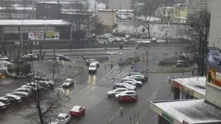 Kierowcy utknęli w korkach z powodu zerwanej trakcji na ul