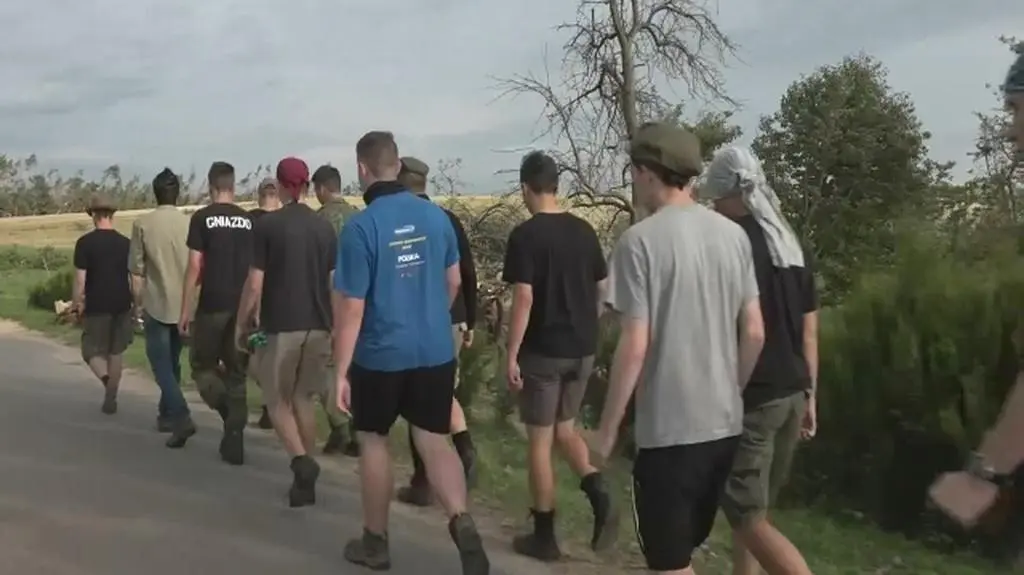 Harcerze sprzątają Lotyń