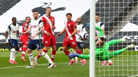 Tottenham już wygrywa bez Mourinho. Zespół Bednarka nie dał rady