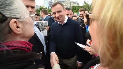 Andrzej Duda rozdaje kawę i deklaruje: wystąpię z PiS