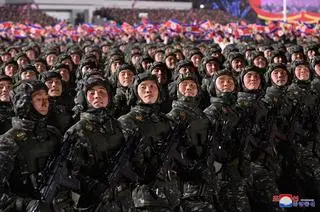 Parada wojskowa z okazji 75-lecia Koreańskiej Armii Ludowej 