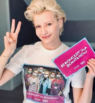 Małgorzata Kożuchowska w koszulce #koncertdlabohaterów