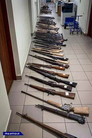 Kolejni zatrzymani w śledztwie dotyczącej nielegalnego handlu bronią i amunicją