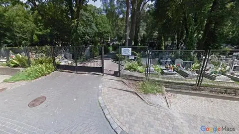 Jedno z wejść na cmentarz w Słupsku