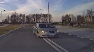Kadr z nagrania pirata drogowego Kętach (woj. małopolskie)
