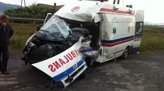 Rannych jest 6 pasażerów busa i 3 osoby, które jechały karetką
