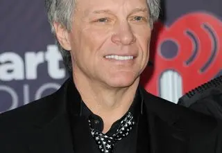 Jon Bon Jovi nie zaśpiewa na ślubie syna z Millie Bobby Brown. "Potrzebuje przerwy"