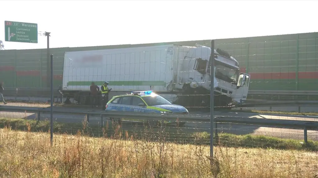 Wypadek na S8 w pobliżu Czerniewic w województwie łódzkim