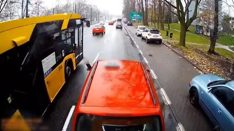 Taksówkarz zajechał drogę, potem gwałtownie zahamował. Na koniec pokazał obraźliwy gest