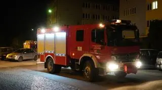 Strażacy pomogli lokatorom wydostać się z balkonu