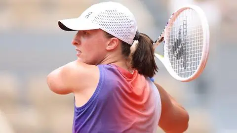Krótsza, ale bardziej wyboista. Droga Świątek do finału Roland Garros