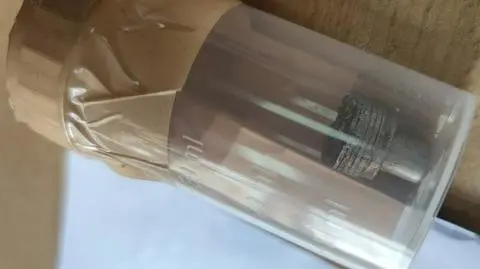 Fragment wyjęty z ciała mężczyzny