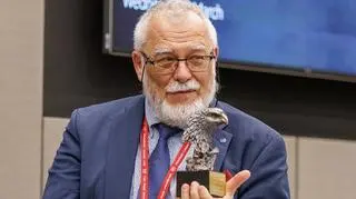 Profesor Piotr Hofmanski z Nagrodą Orła Jana Karskiego