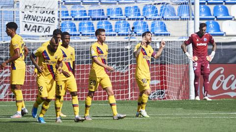 FC Barcelonę czeka kadrowa rewolucja. Zespół może opuścić 12 piłkarzy