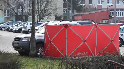 Zasłabł za kierownicą i zmarł. Jego auto uderzyło w latarnię