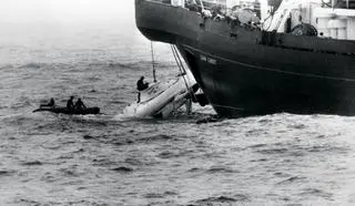 Łódź podwodna uratowana po 84 godzinach na dnie oceanu (1973)
