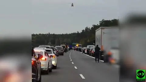 Zderzenie dwóch aut, są ranni. Śmigłowiec LPR lądował na trasie S3