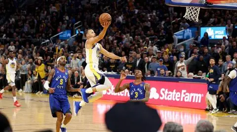 Ekspresowy popis Curry'ego. Warriors i 76ers bliżej awansu