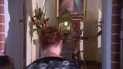Duchowni pokazali wiernym legnicki cud