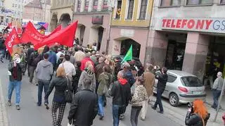 "Nie zaciskaj pasa, zaciskaj pięść"
