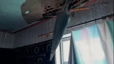 Kiedy wojna wpada przez dach. Przejmujące nagrania z Ukrainy