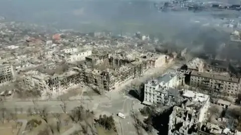 "Fala uderzeniowa zniszczyła wszystko". Bitwa o Mariupol oczyma zwykłych mieszkańców