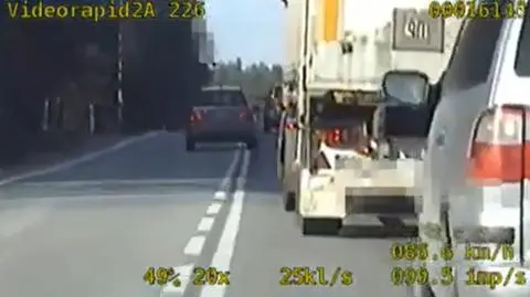 Wyprzedzał na ciągłej i przed wzniesieniem. Za nim jechał nieoznakowany radiowóz