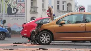 Kobieta z peugota wjechała w wóz strażacki