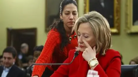 31.10.2016 | Szef FBI poinformował Kongres o nowych mejlach w sprawie Hillary Clinton. I wzbudził tym kontrowersje