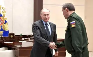 Gierasimow i Putin w kwietniu 2018 roku